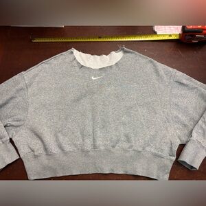 Nike med/large crop cut out neck middle swish heathered gray sweatshirt gym
